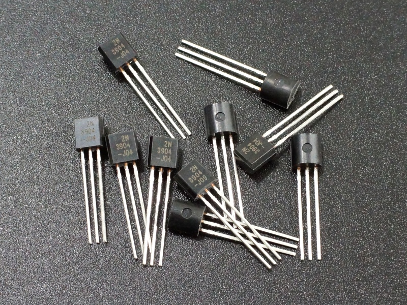 Lot of 10 2N3904 NPN Transistor ON Semiconductor Fairchild