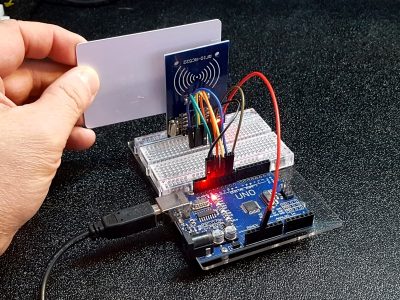 RC522 RFID Reader, Card and Keychain - Reading Card